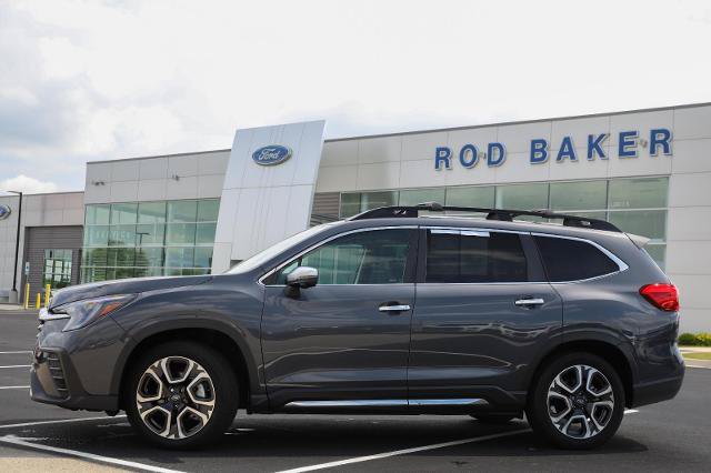 Used 2023 Subaru Ascent Touring AWD/4WD image 3