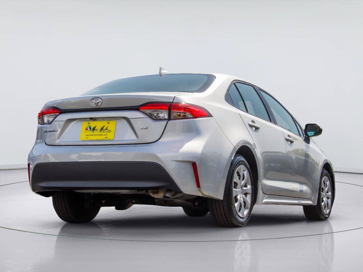 Used 2024 Toyota Corolla LE FWD image 6