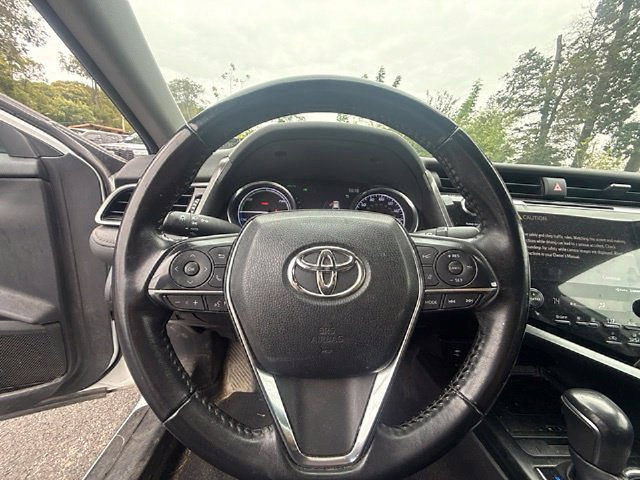 Used 2019 Toyota Camry XLE FWD image 13
