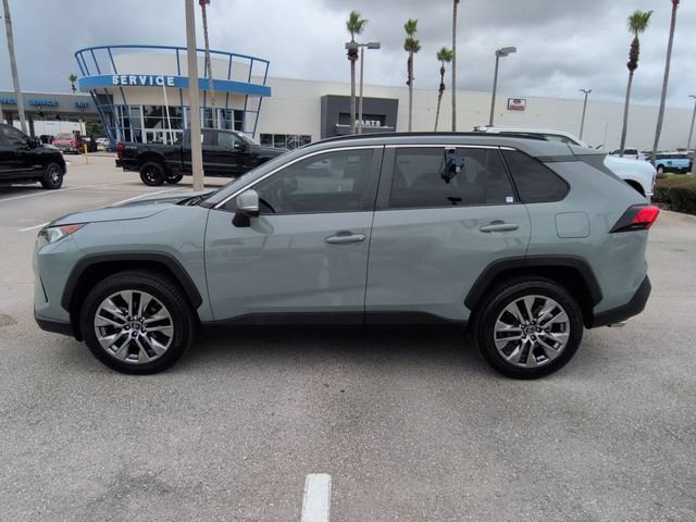 Used 2019 Toyota RAV4 XLE Premium w/ Cold Weather Package FWD image 7