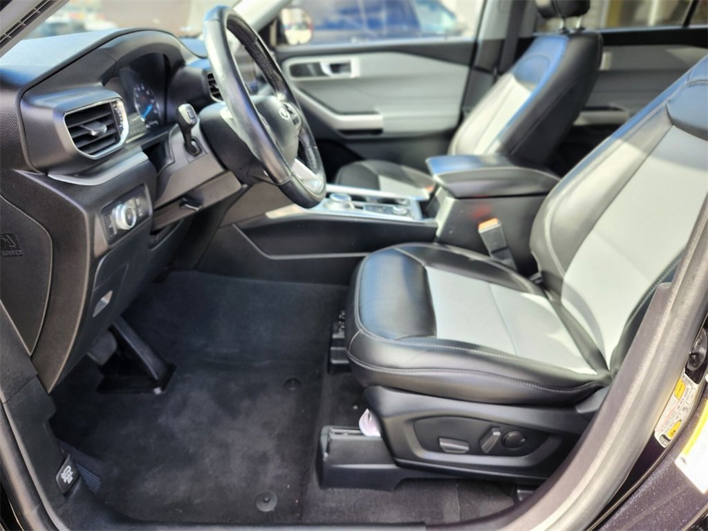 Certified 2022 Ford Explorer XLT w/ Equipment Group 202A image 19