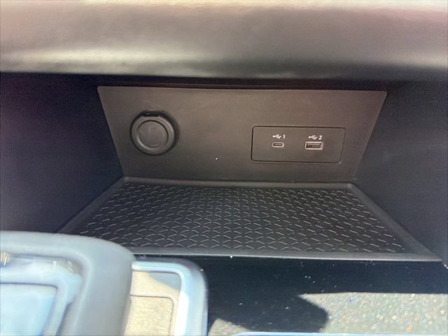Used 2022 Nissan Pathfinder SV FWD image 32