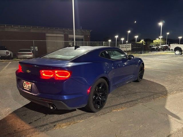 Used 2020 Chevrolet Camaro LT RWD image 9