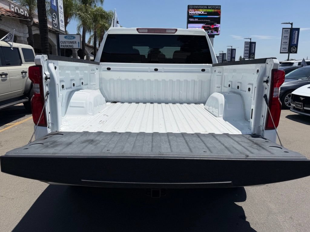 Used 2022 Chevrolet Silverado 1500 Custom w/ Safety Confidence Package RWD image 16
