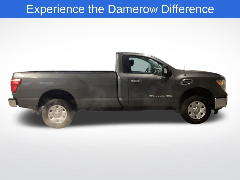 Used 2017 Nissan Titan SV image 7