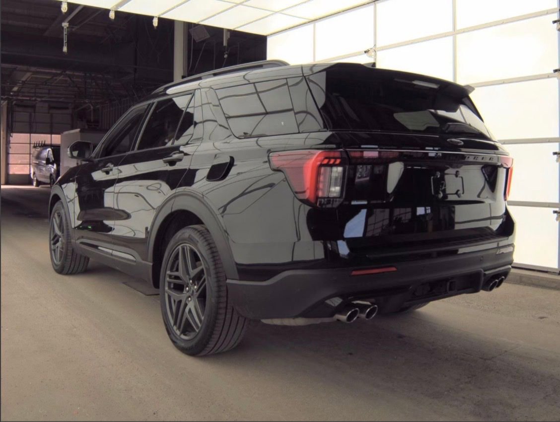 Certified 2025 Ford Explorer ST image 4