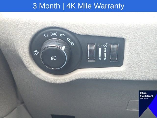 Used 2023 Chrysler Pacifica Touring-L FWD image 31