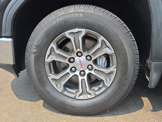 Used 2021 GMC Sierra 1500 SLT w/ Technology Package AWD/4WD image 9