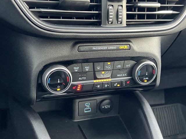 Certified 2022 Ford Escape Titanium w/ Class II Trailer Tow Package image 25