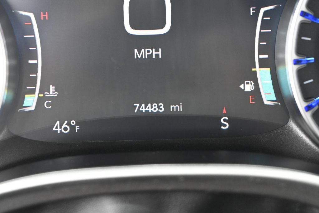 Used 2024 Chrysler Pacifica Touring-L AWD/4WD image 39