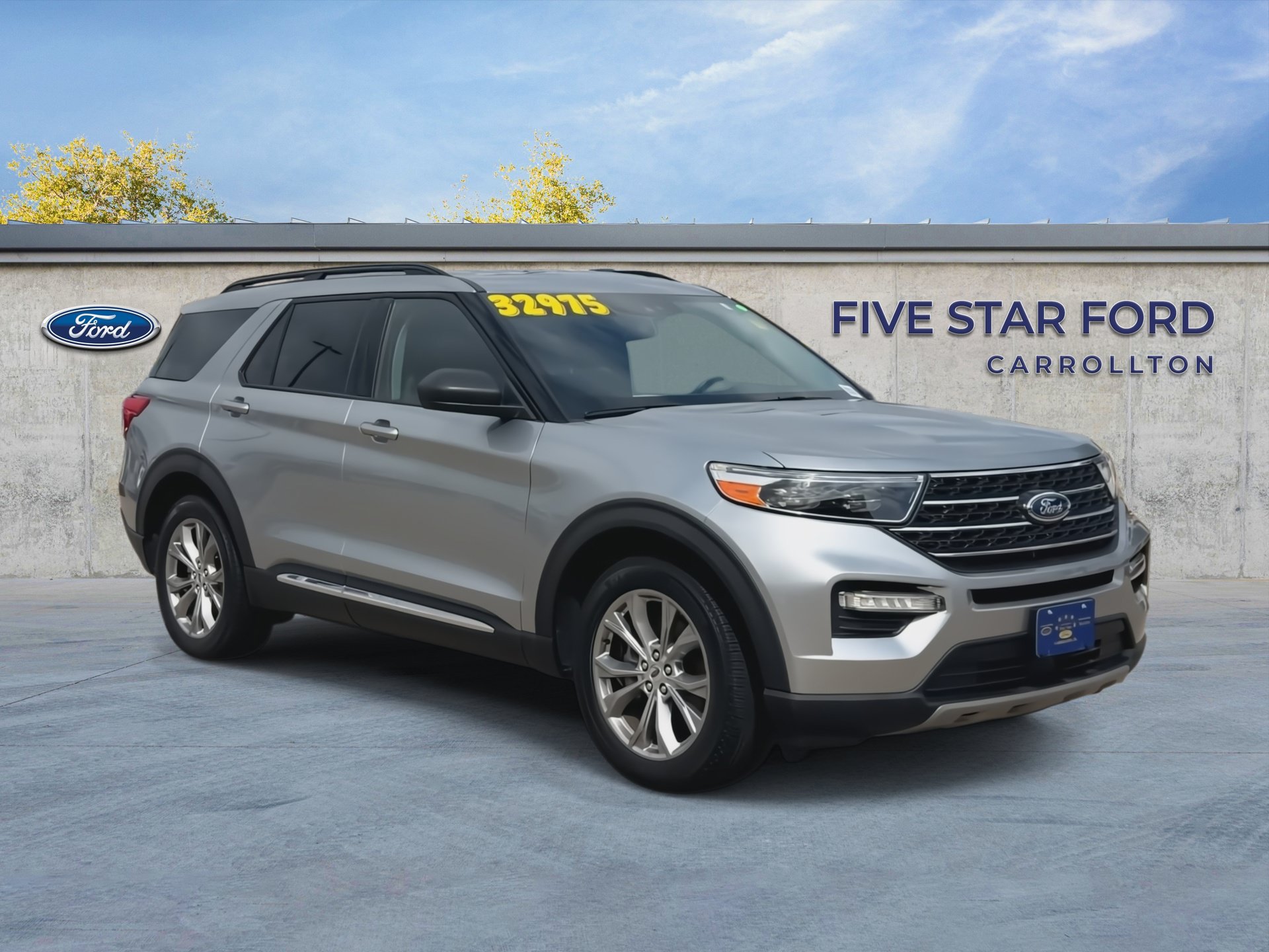 Certified 2023 Ford Explorer XLT w/ Equipment Group 202A RWD image 2