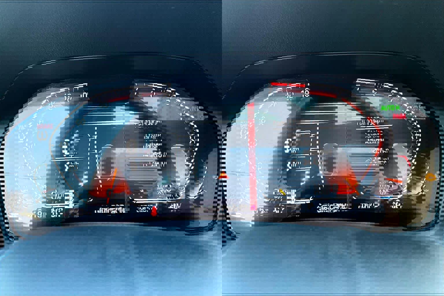 Used 2019 BMW 330i xDrive Sedan w/ Driving Assistance Package image 27