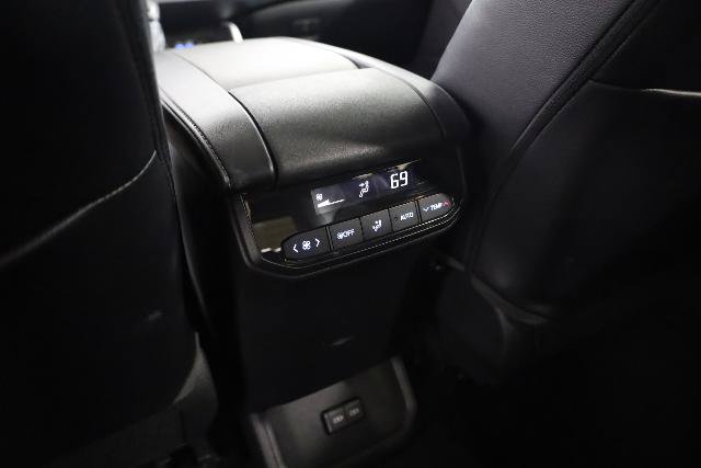 Used 2022 Toyota Highlander XSE AWD/4WD image 22