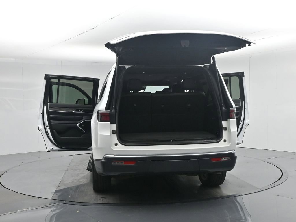 Used 2022 Jeep Wagoneer Series III w/ Premium Group I image 43