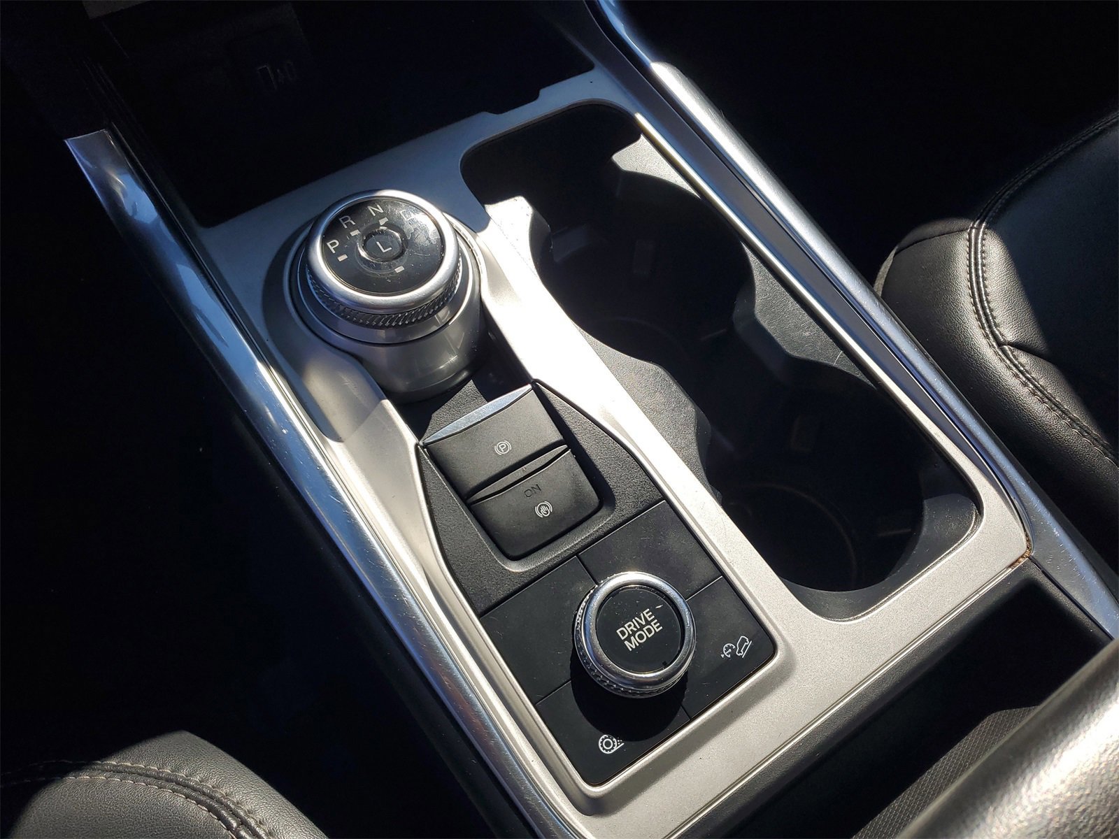 Certified 2022 Ford Explorer XLT w/ Equipment Group 202A image 30