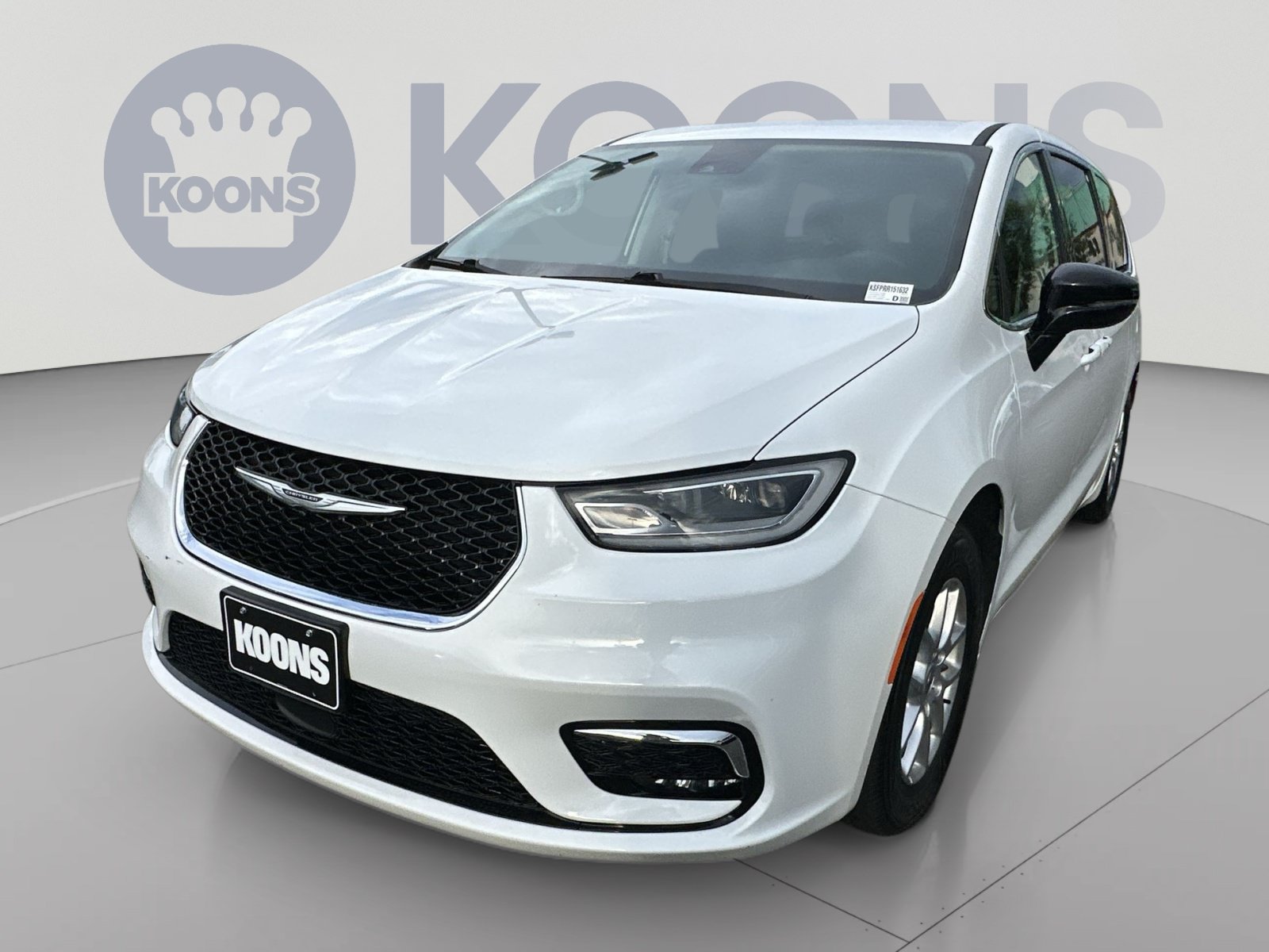 Used 2024 Chrysler Pacifica Touring-L FWD image 5