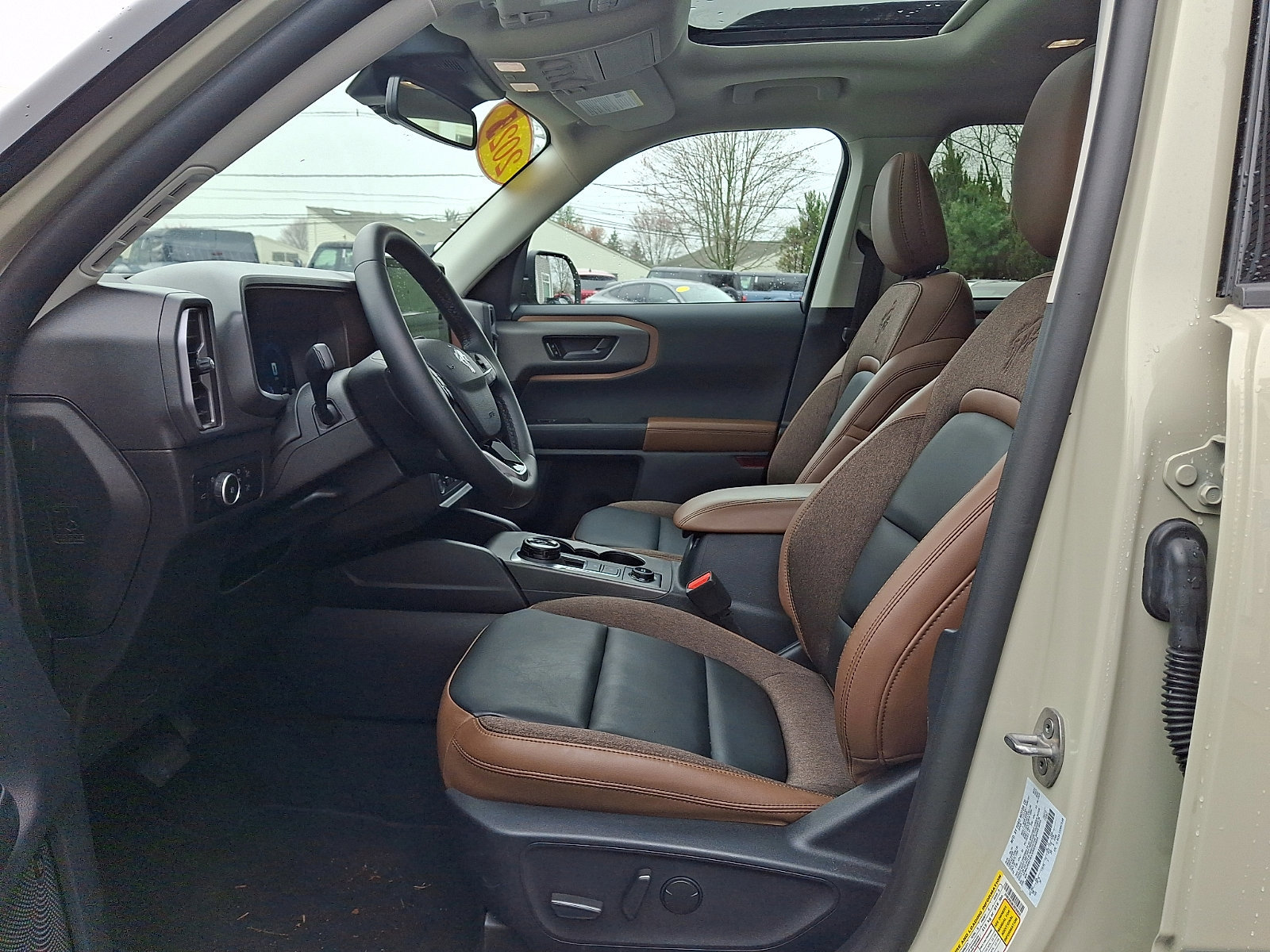 Certified 2025 Ford Bronco Sport Outer Banks w/ Outer Banks Tech Package+ AWD/4WD image 13