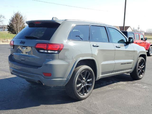 Used 2022 Jeep Grand Cherokee Laredo X AWD/4WD image 4