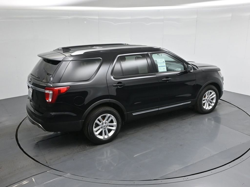Certified 2017 Ford Explorer XLT image 13
