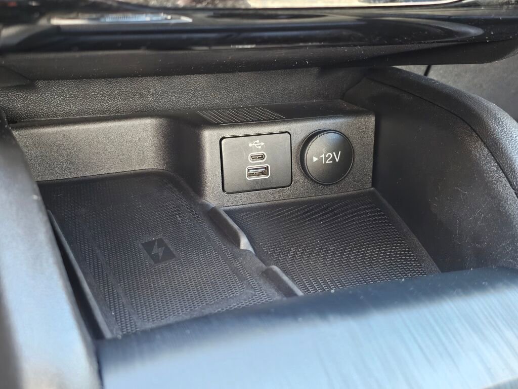 Certified 2025 Ford Escape Platinum AWD/4WD image 27