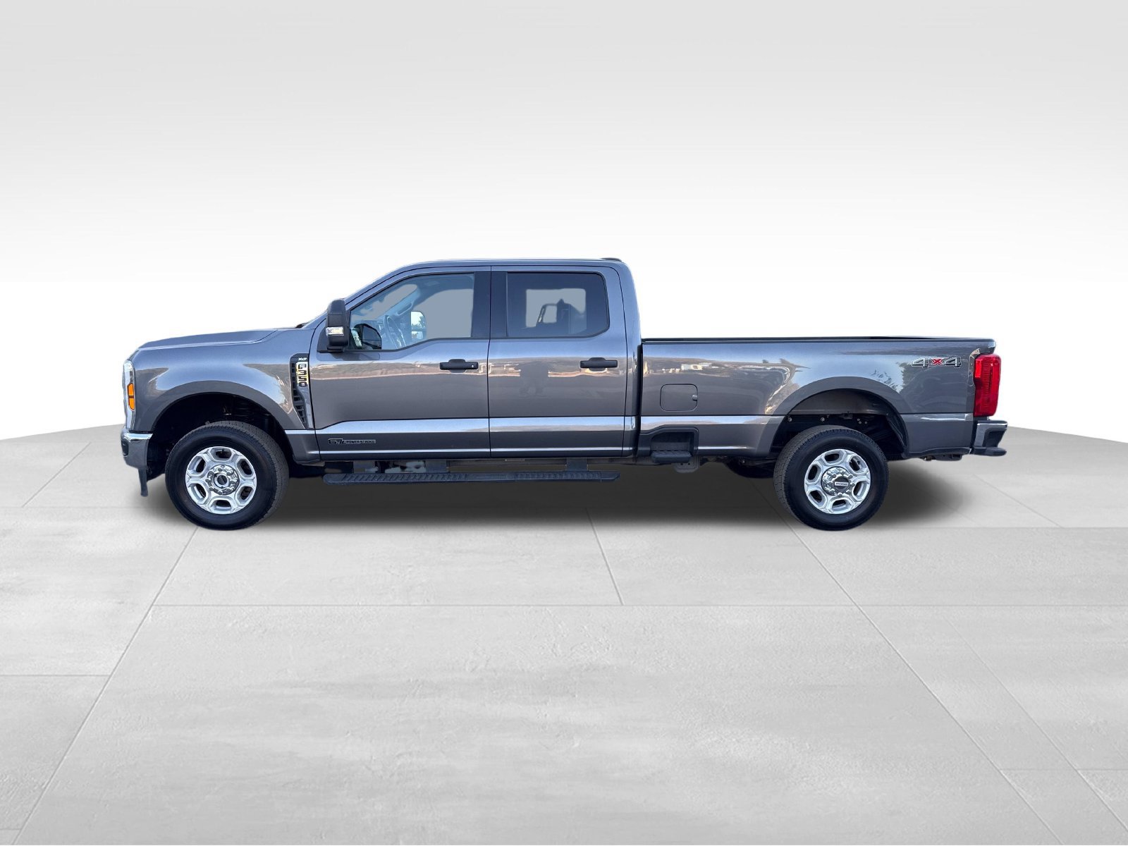Certified 2025 Ford F350 XLT AWD/4WD image 2