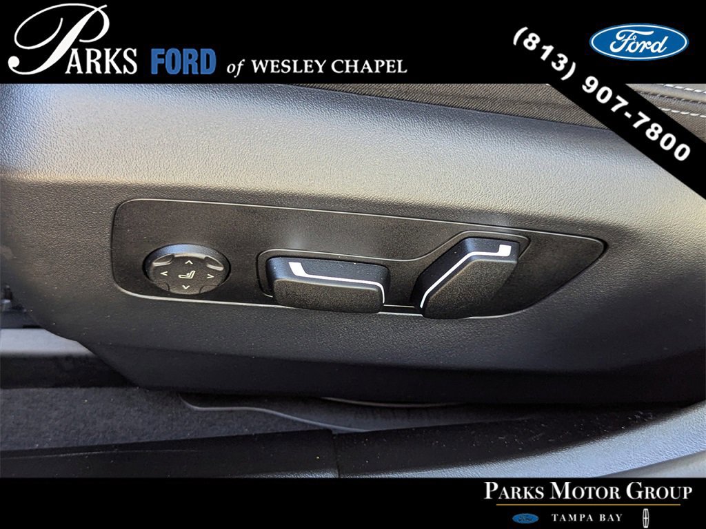 Used 2025 BMW 530i xDrive w/ Premium Package image 19