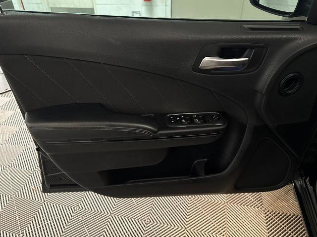 Used 2020 Dodge Charger SXT w/ Blacktop Package image 15