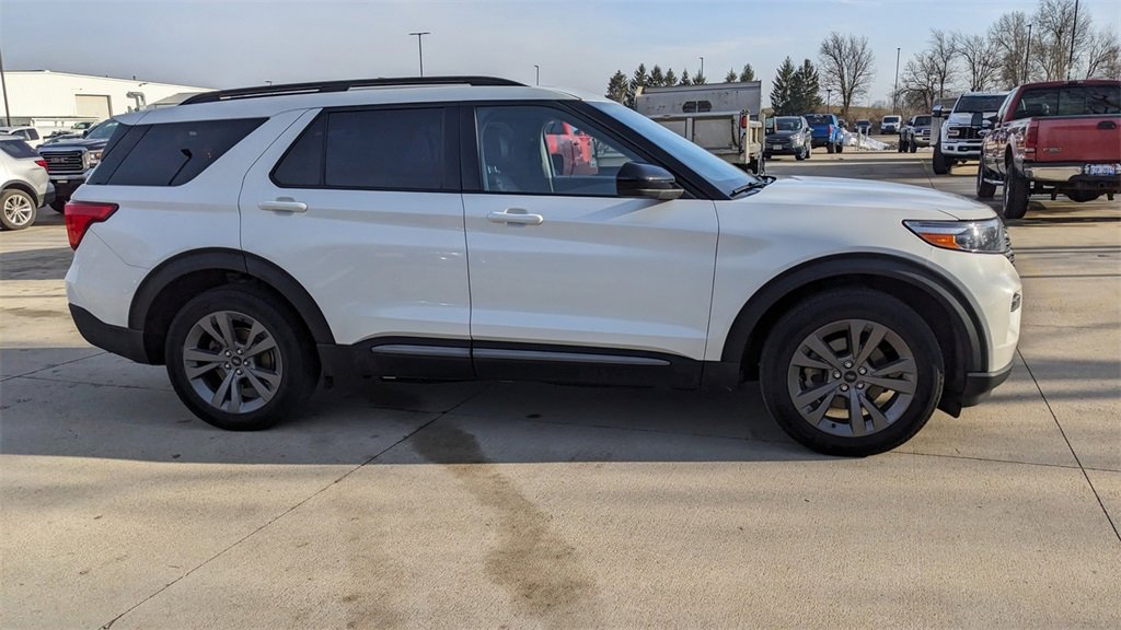Certified 2022 Ford Explorer XLT w/ Equipment Group 202A image 2