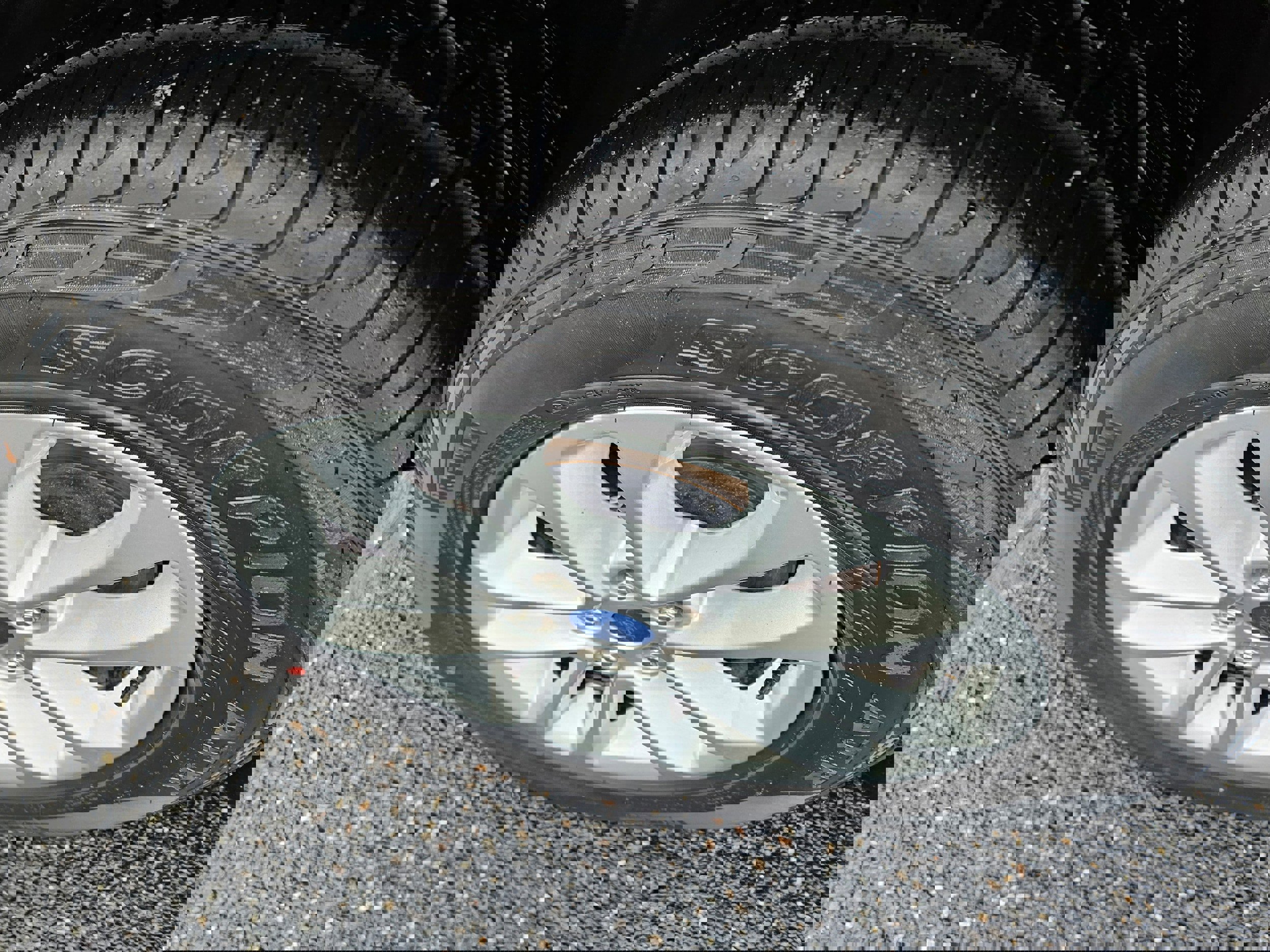 Certified 2020 Ford Escape SE image 9