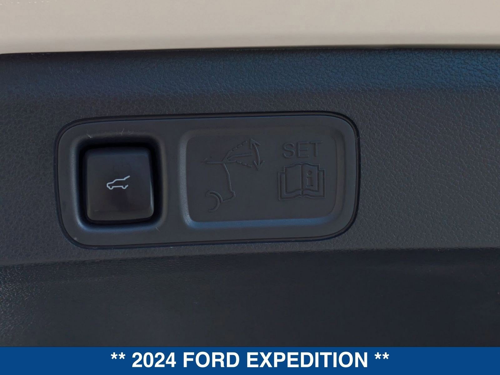 Certified 2024 Ford Expedition Platinum image 14