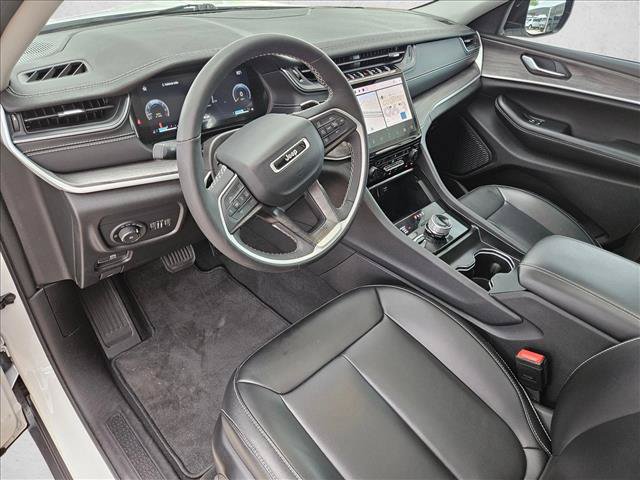Used 2024 Jeep Grand Cherokee Limited AWD/4WD image 10