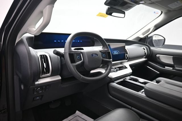 Certified 2026 Ford Expedition Active AWD/4WD image 10