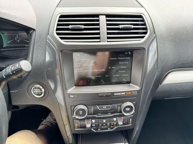 Certified 2018 Ford Explorer XLT w/ Equipment Group 202A AWD/4WD image 19