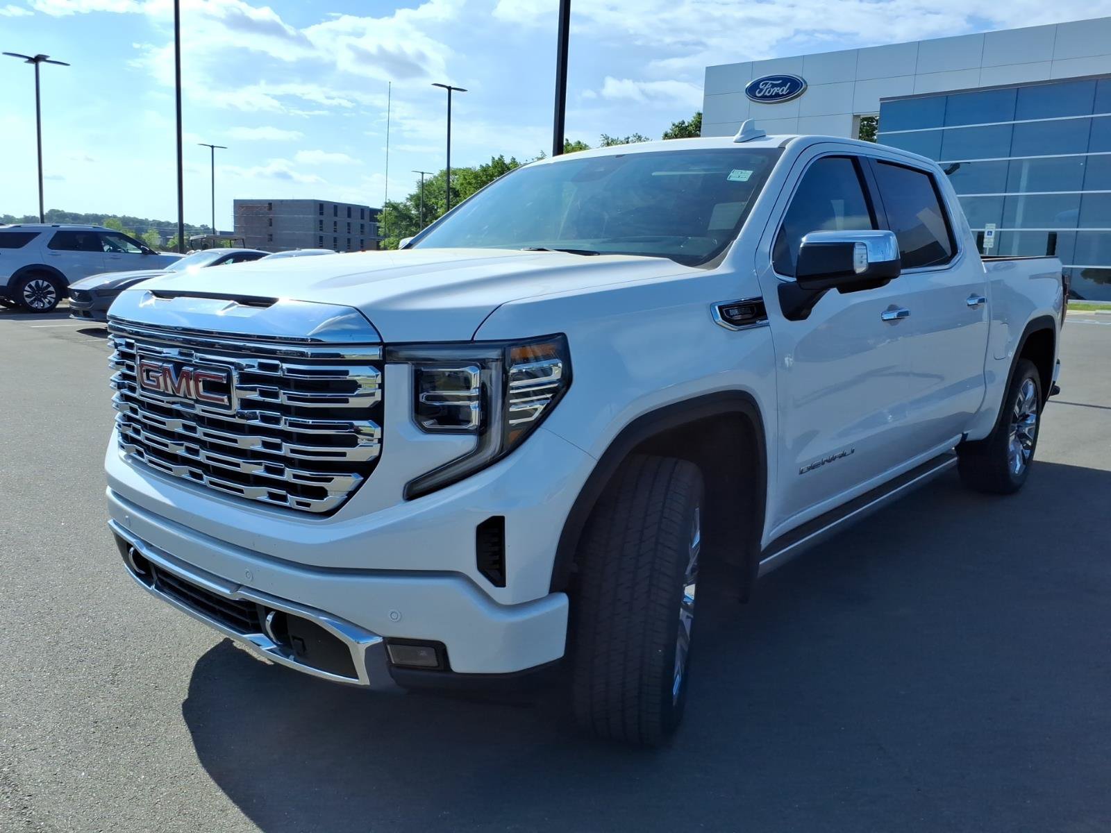 Used 2023 GMC Sierra 1500 Denali w/ Denali Reserve Package AWD/4WD image 7
