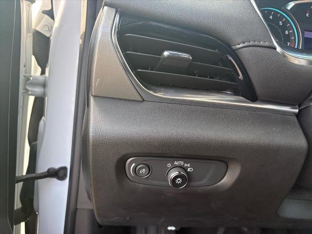 Used 2023 Chevrolet Traverse LT image 20