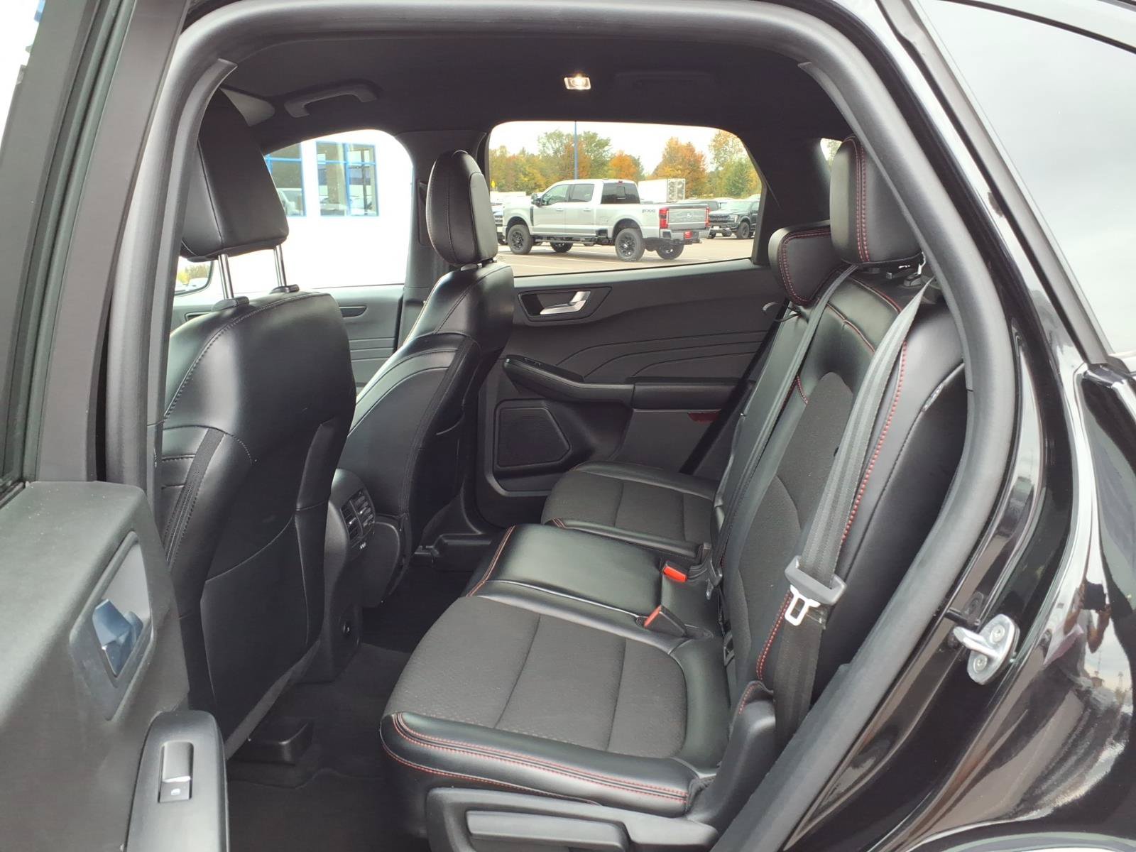 Certified 2024 Ford Escape ST-Line AWD/4WD image 11