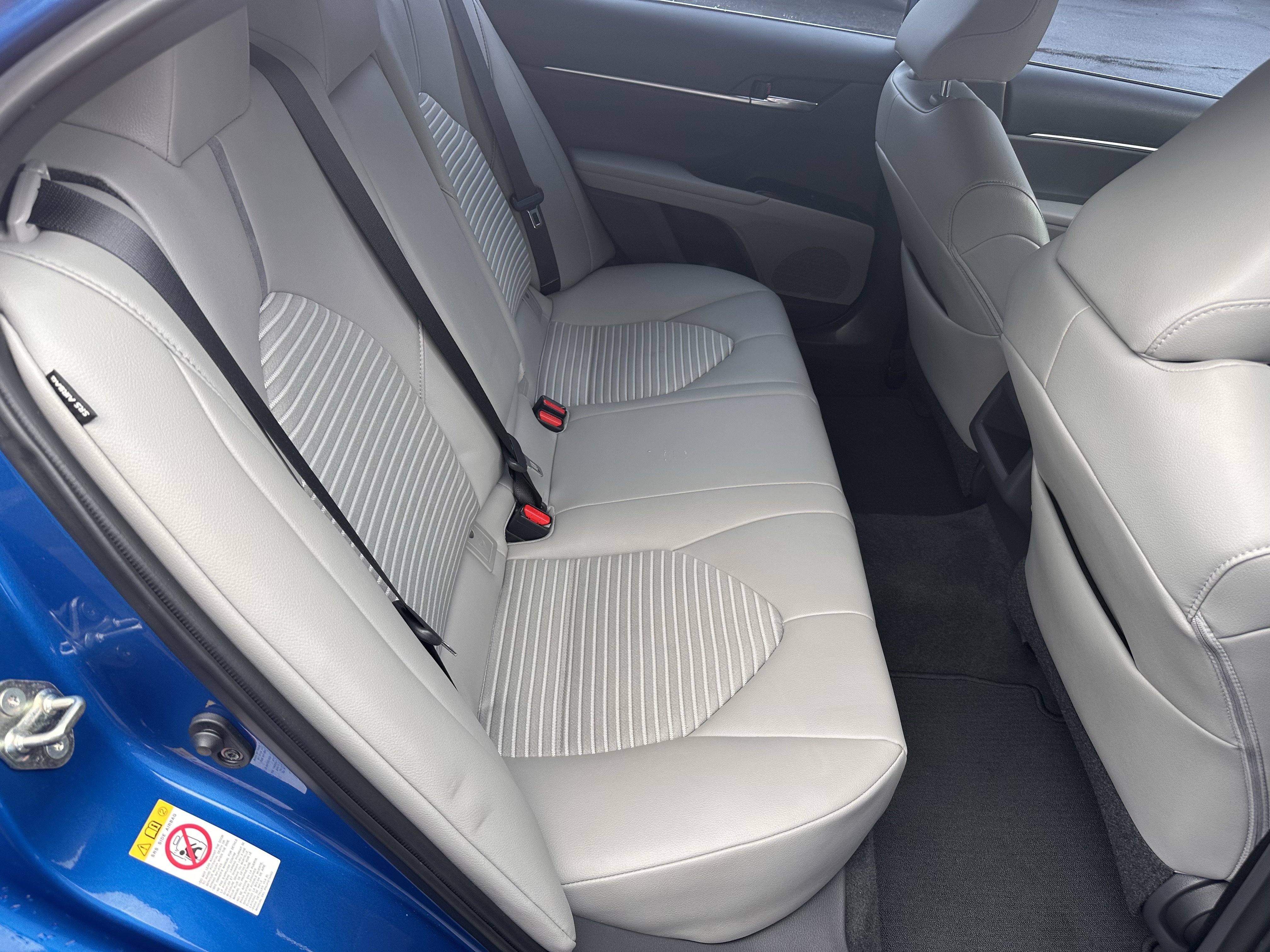 Used 2019 Toyota Camry SE w/ Convenience Package FWD image 16