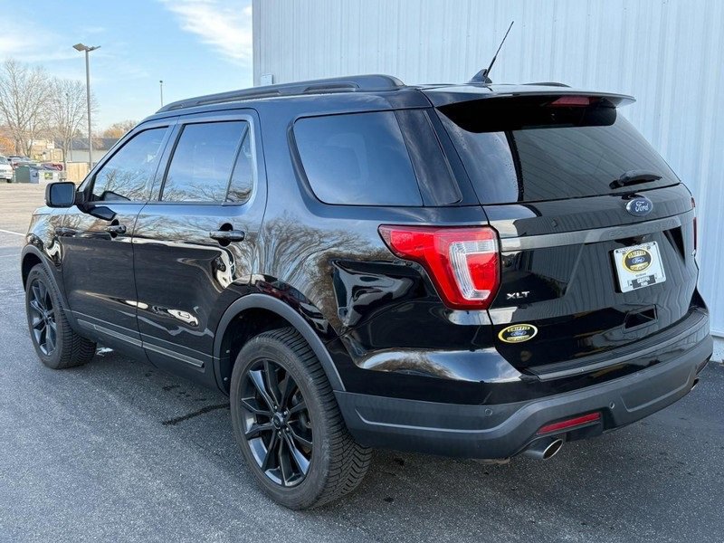 Certified 2019 Ford Explorer XLT w/ Equipment Group 202A image 3