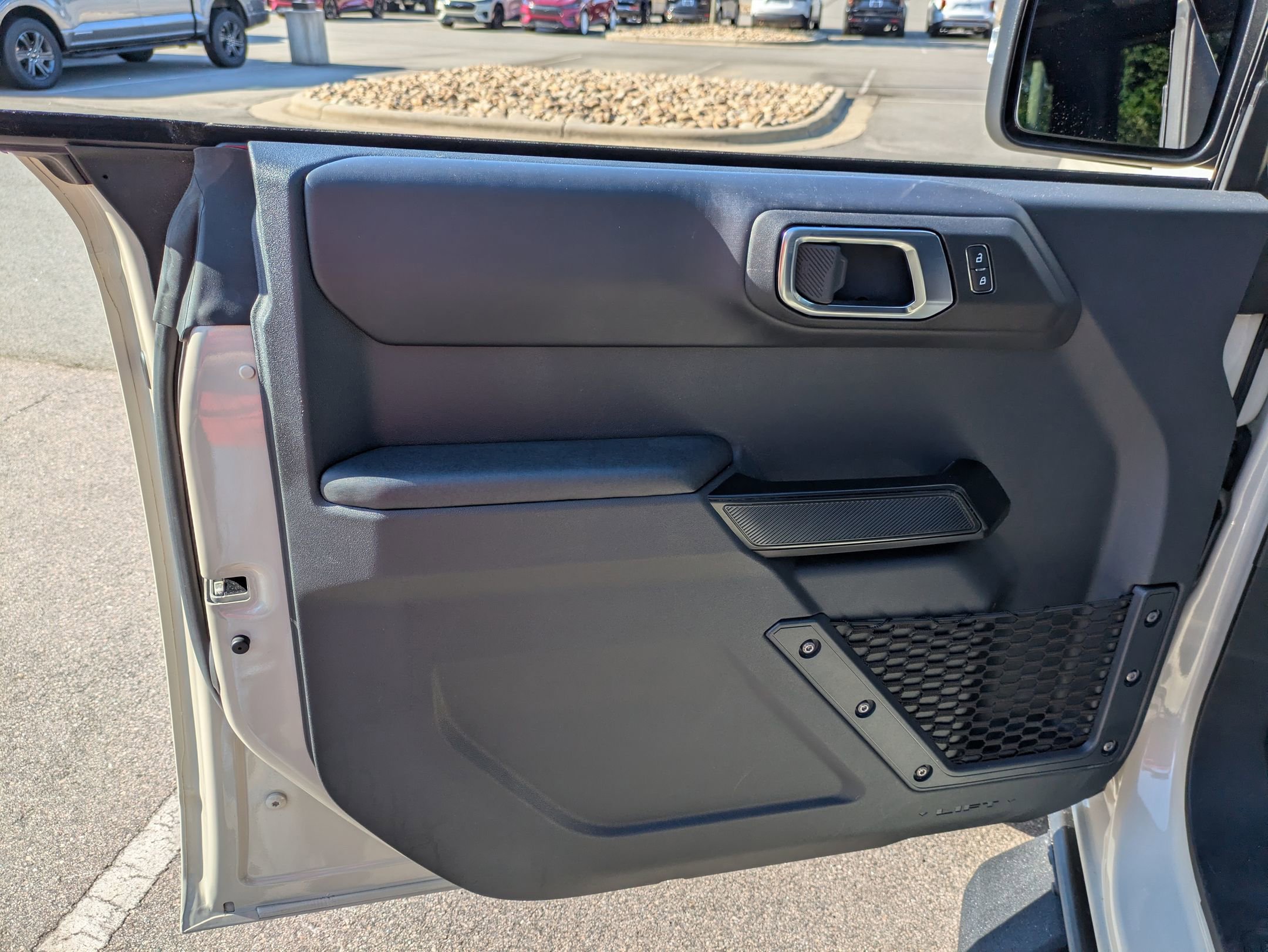 Certified 2025 Ford Bronco Badlands AWD/4WD image 16