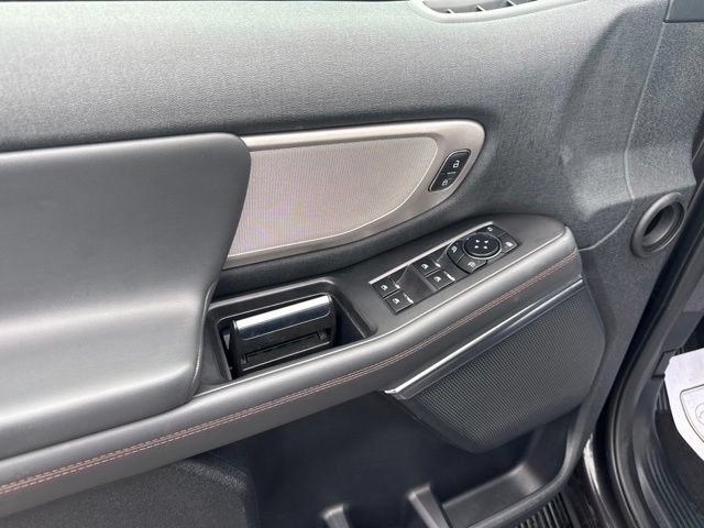 Certified 2025 Ford Expedition Active AWD/4WD image 9