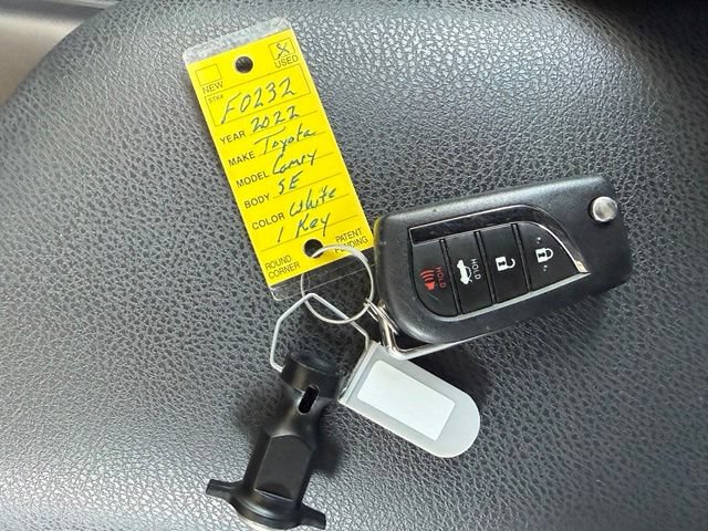 Used 2022 Toyota Camry SE FWD image 33