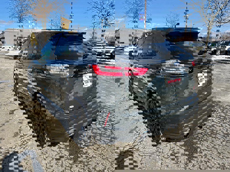 Certified 2022 Ford Edge ST w/ Equipment Group 401A image 3