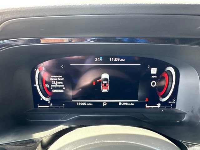Used 2025 Nissan Pathfinder Platinum FWD image 28