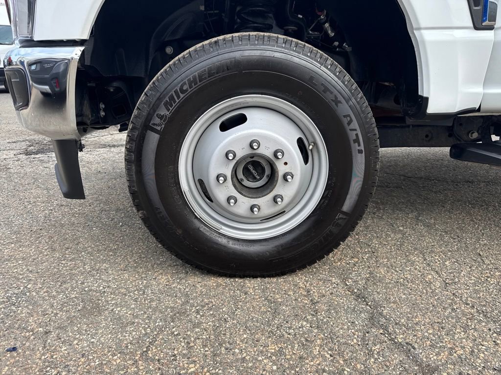 Certified 2025 Ford F350 XL w/ XL Chrome Package AWD/4WD image 27