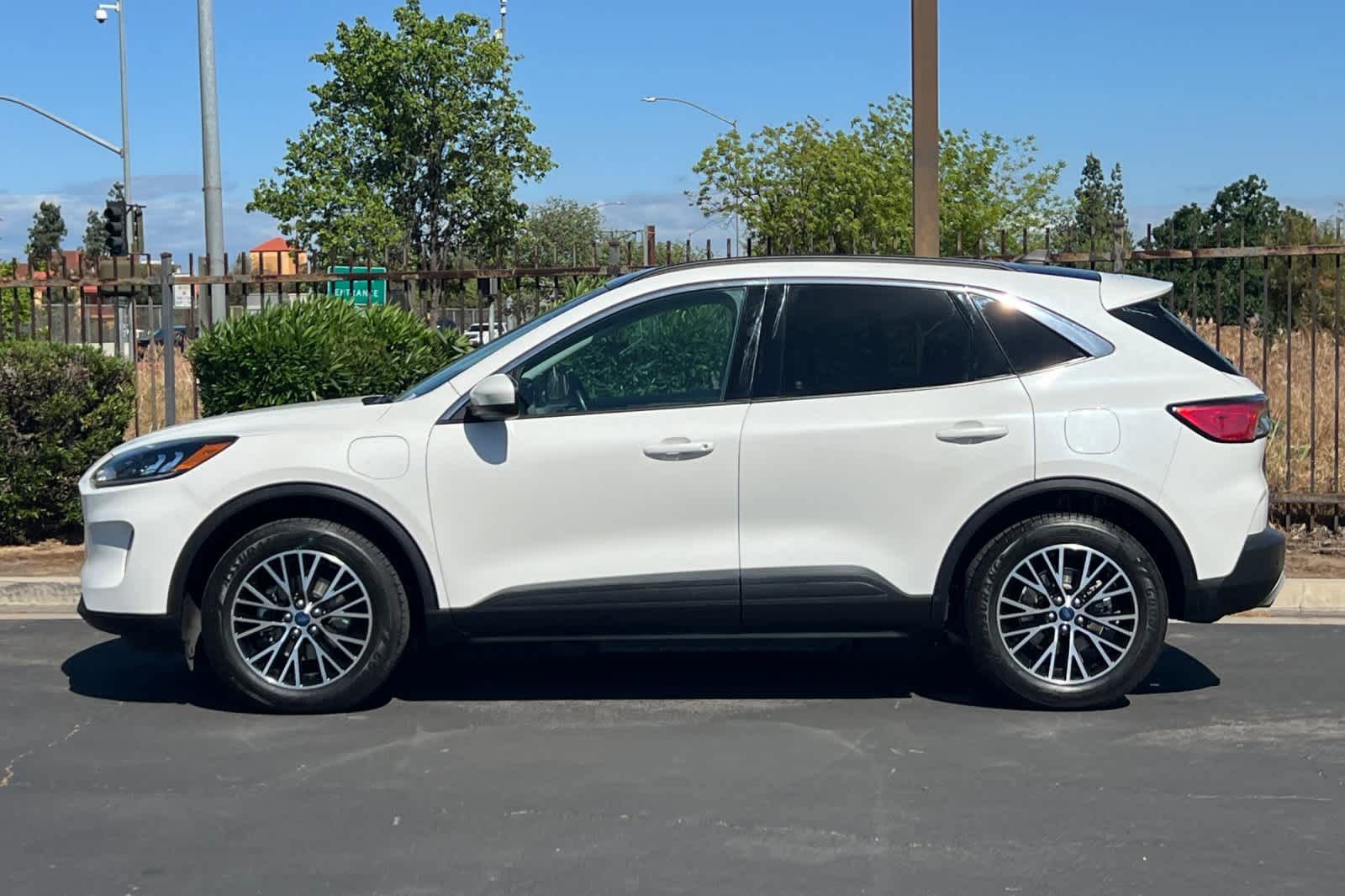 Certified 2022 Ford Escape SEL w/ Technology Package image 2