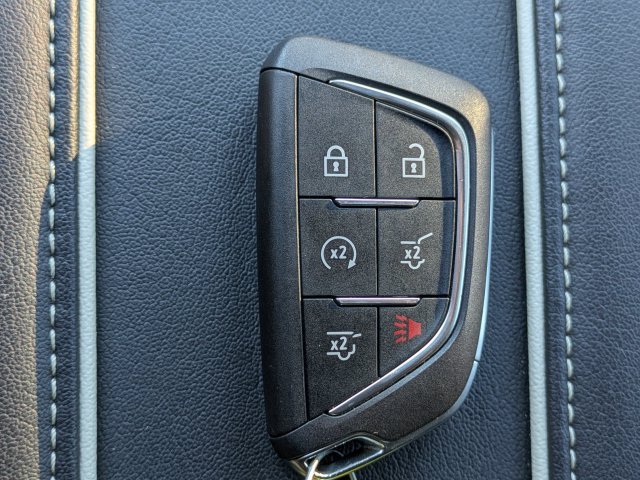 Used 2023 Cadillac Escalade Luxury AWD/4WD image 31
