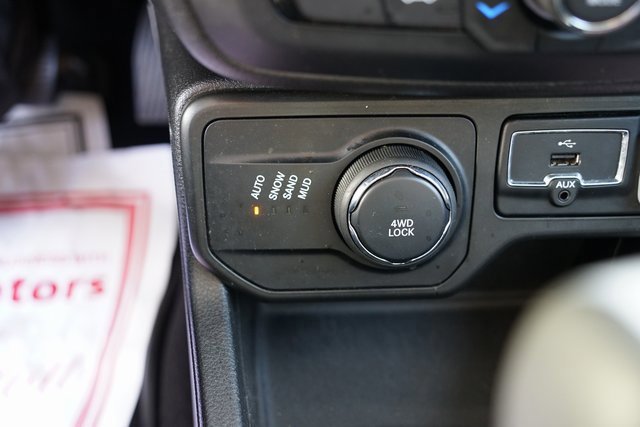 Used 2018 Jeep Renegade Altitude image 17