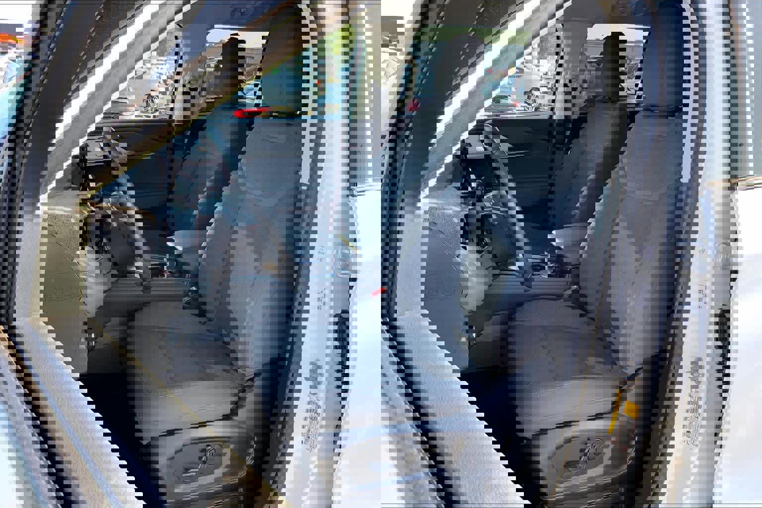 Certified 2025 Ford Explorer Active image 9