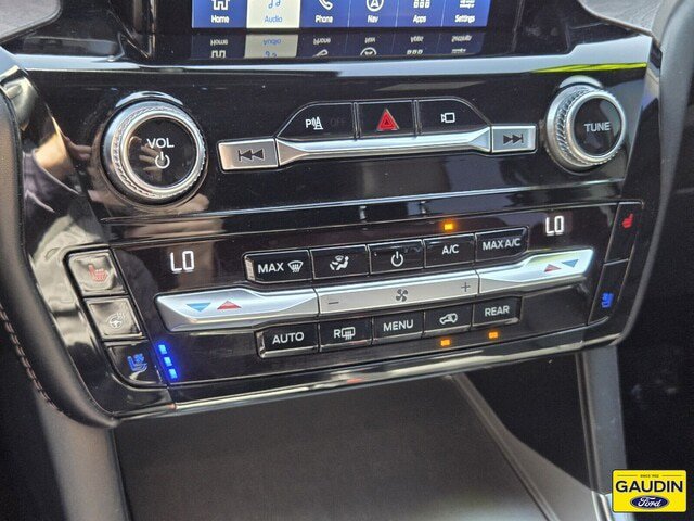 Certified 2021 Ford Explorer Platinum w/ Equipment Group 601A AWD/4WD image 23