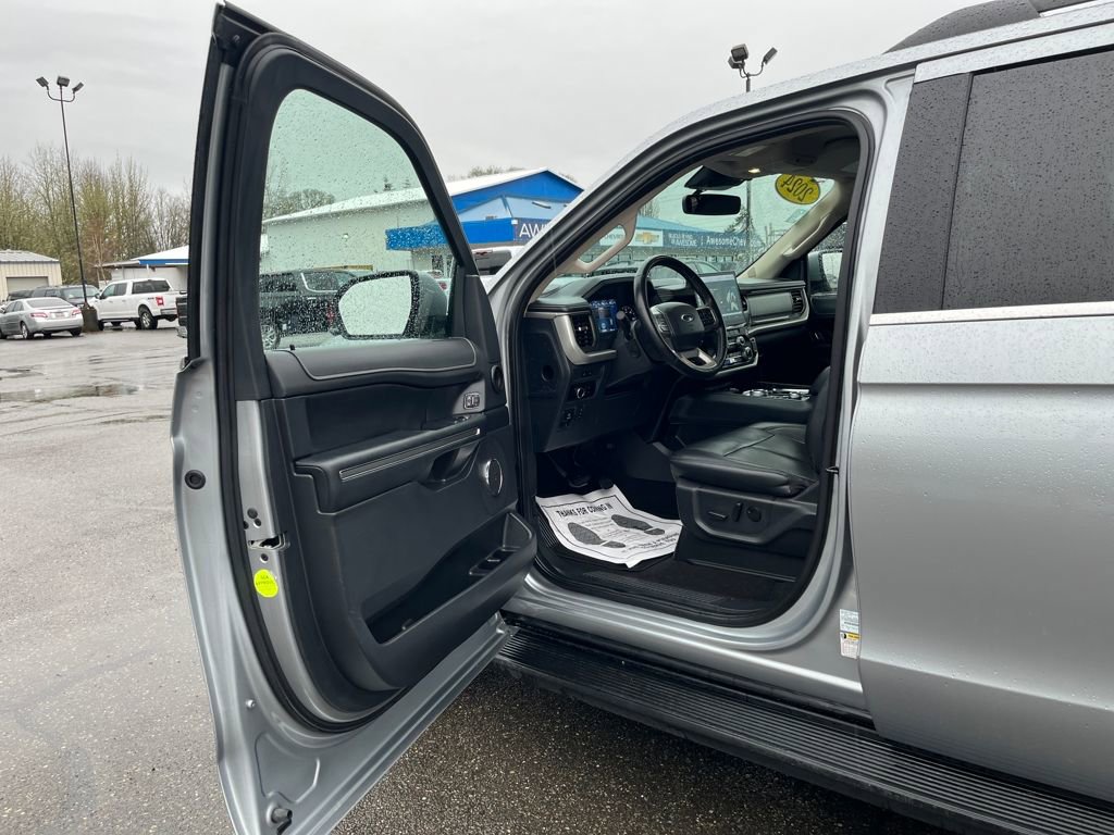 Certified 2024 Ford Expedition XLT AWD/4WD image 11